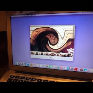 Meet your Posher, Anika